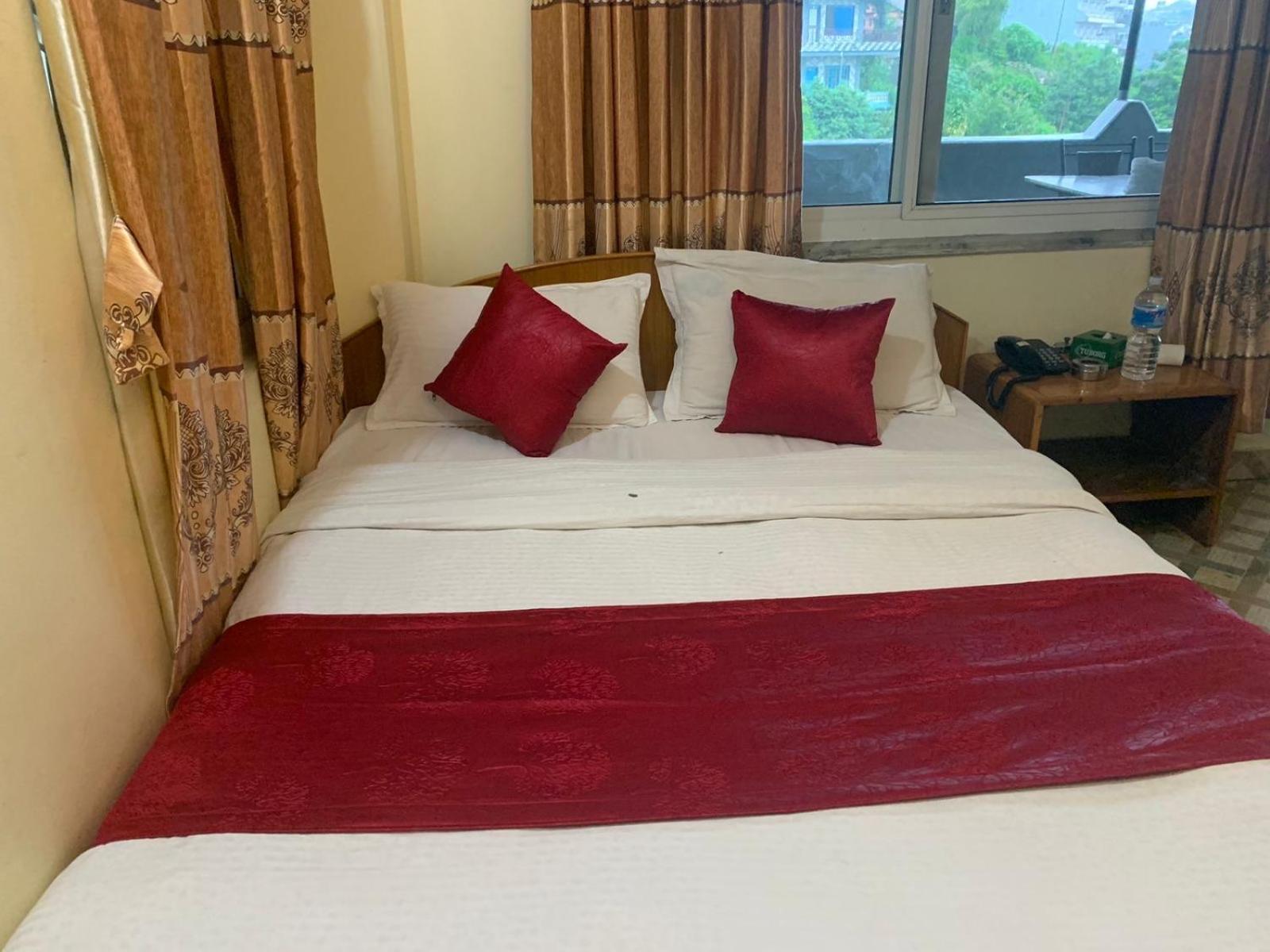 The Tranqulity Inn Pokhara Buitenkant foto